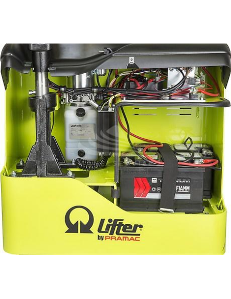 PRAMAC GX12/25 BASIC - The separate battery compartment is the housing of starting batteries