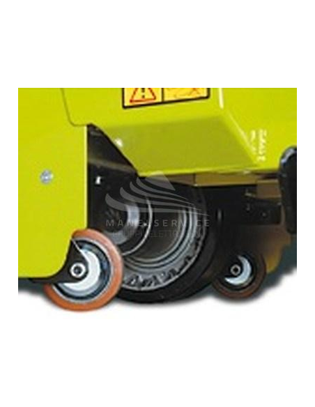 PRAMAC CX12 - Two stabilizing wheels enable movement even on more difficult surfaces
