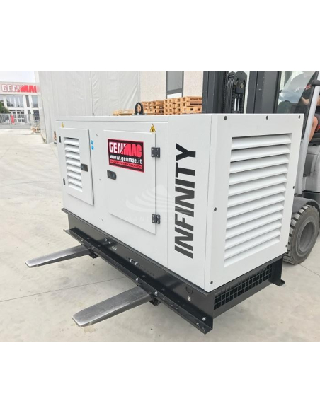 GENMAC Urban G15000KS Diesel Gruppo Elettrogeno Trifase 3000 rpm 15 KVA 12 KW AVR
