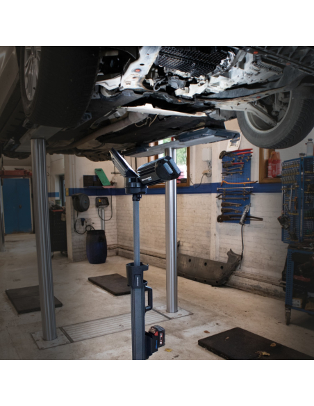SCANGRIP TOWER 8 CONNECT proiettore LED 8000 lumen con treppiede e batterie 18V/20V
